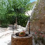 Clos Mazerolles Bed & Breakfast 3*