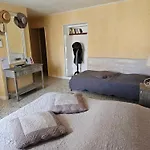 Clos Mazerolles Bed & Breakfast