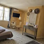 Bed & Breakfast Clos Mazerolles 3*