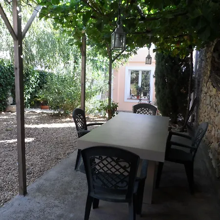 Couette-café Clos Mazerolles 3*