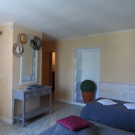 Clos Mazerolles Couette-café