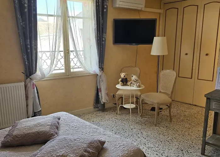 Clos Mazerolles Bed & Breakfast